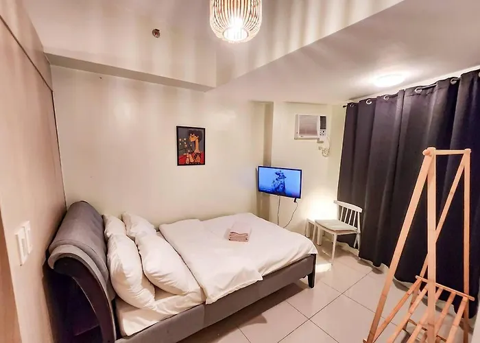 Spacious Pool View 2br 2bath In Makati Appartement