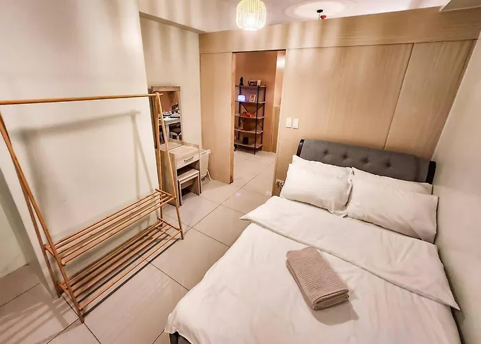 Spacious Pool View 2br 2bath In Makati * Manille
