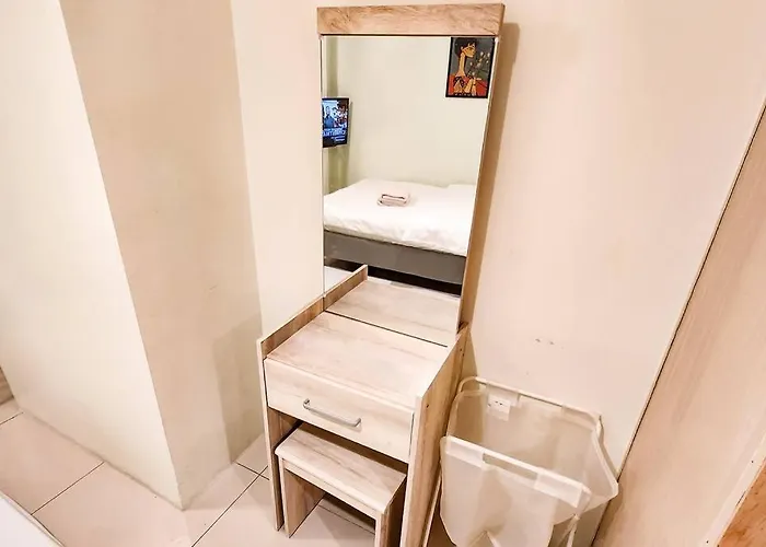 Spacious Pool View 2br 2bath In Makati * Manille
