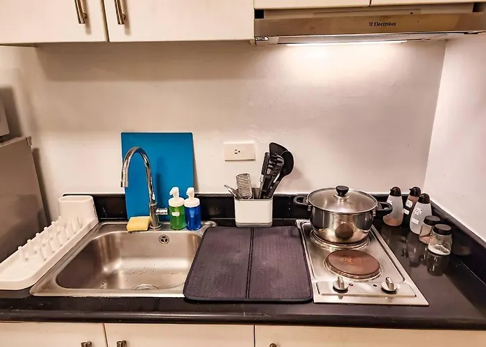 Spacious Pool View 2br 2bath In Makati