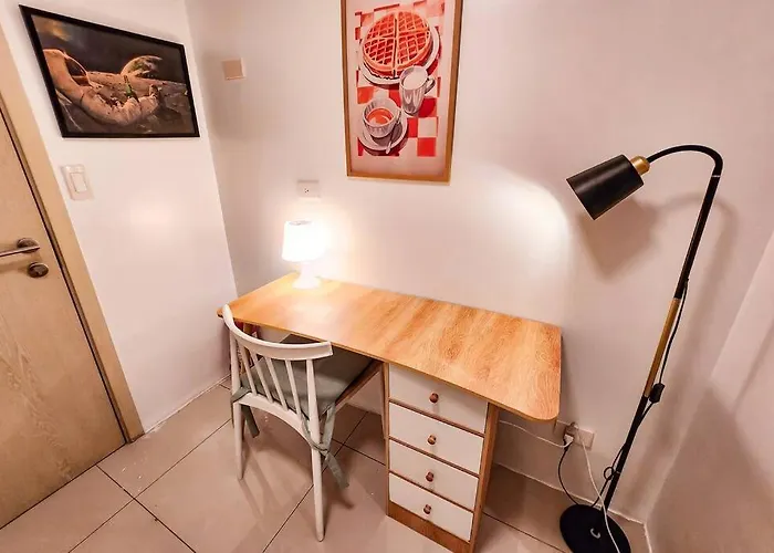 Appartement Spacious Pool View 2br 2bath In Makati